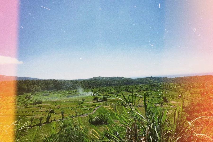 复古老式灰尘划痕漏光照片效果人像图片修图PS特效滤镜插件样机 Vintage Burn Photo Effect , 第3张-素材湾丨精选海外优质设计素材资源 复古老式灰尘划痕漏光照片效果人像图片修图PS特效滤镜插件样机 Vintage Burn Photo Effect , sucaiwan.com
