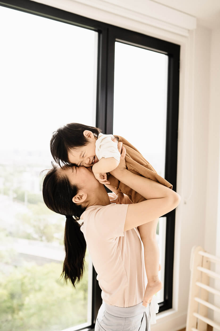 新生儿趣味儿童摄影LR调色预设 Heart & Lifestyle: Minimal Preset Coll 插件预设 第2张-素材湾丨精选海外优质设计素材资源 新生儿趣味儿童摄影LR调色预设 Heart & Lifestyle: Minimal Preset Coll 插件预设 sucaiwan.com