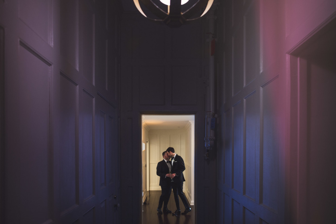 40款粉色橙色光晕效果情侣户外摄影照片调色Lightroom预设包 DVLOP – Tweaks And Leaks 插件预设 sucaiwan.com