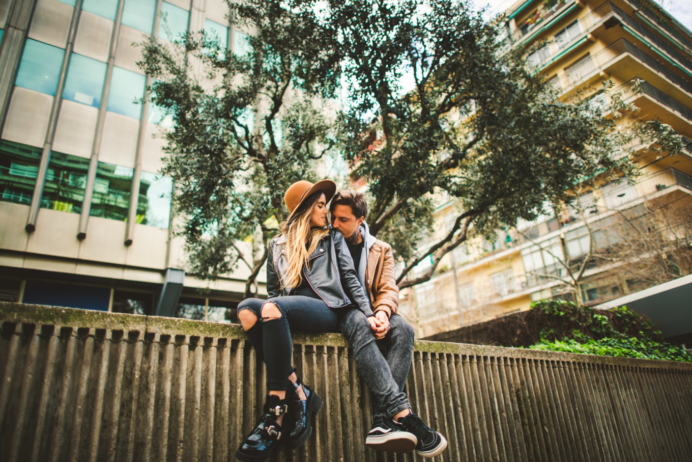 40款粉色橙色光晕效果情侣户外摄影照片调色Lightroom预设包 DVLOP – Tweaks And Leaks 插件预设 sucaiwan.com