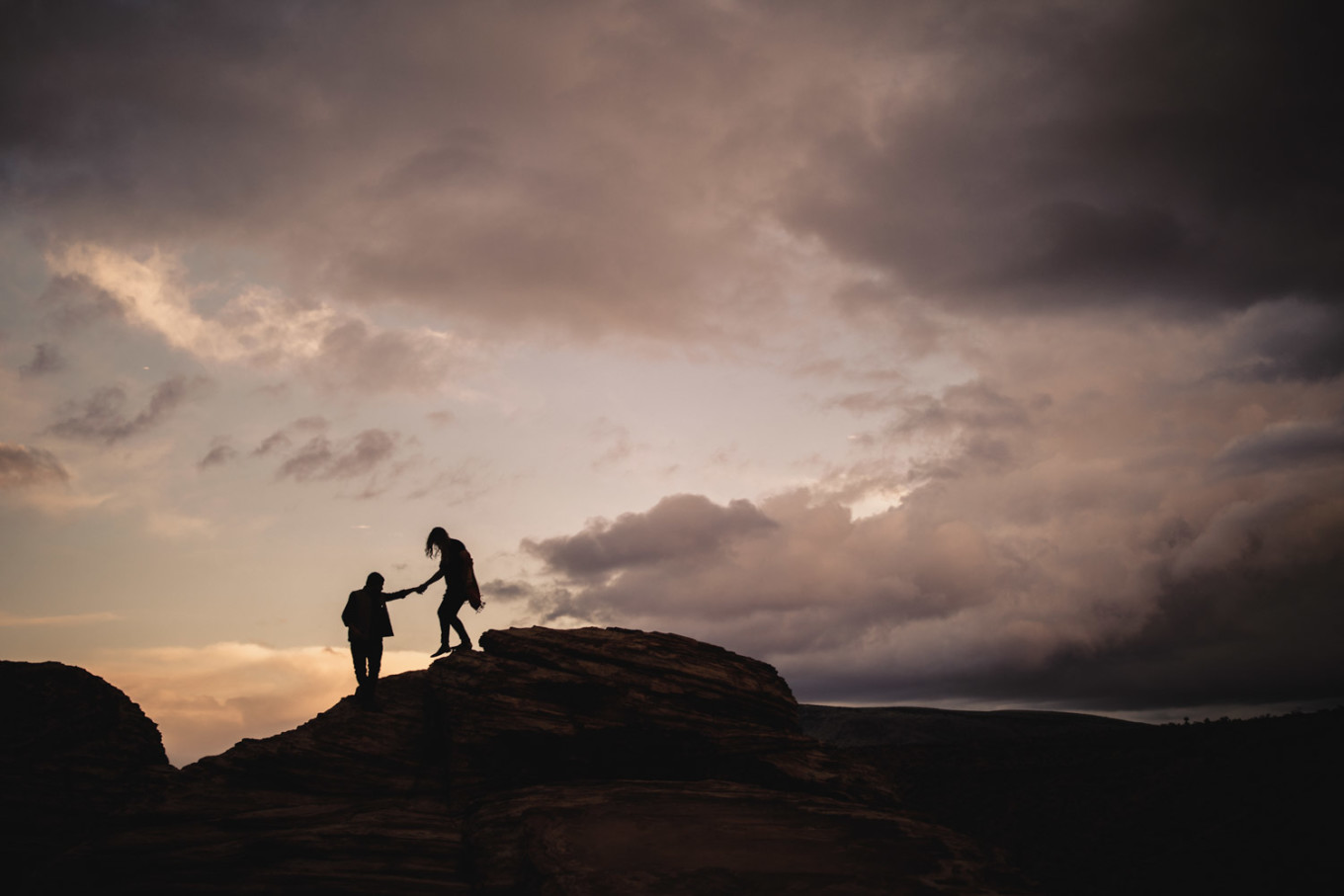 40款粉色橙色光晕效果情侣户外摄影照片调色Lightroom预设包 DVLOP – Tweaks And Leaks 插件预设 sucaiwan.com