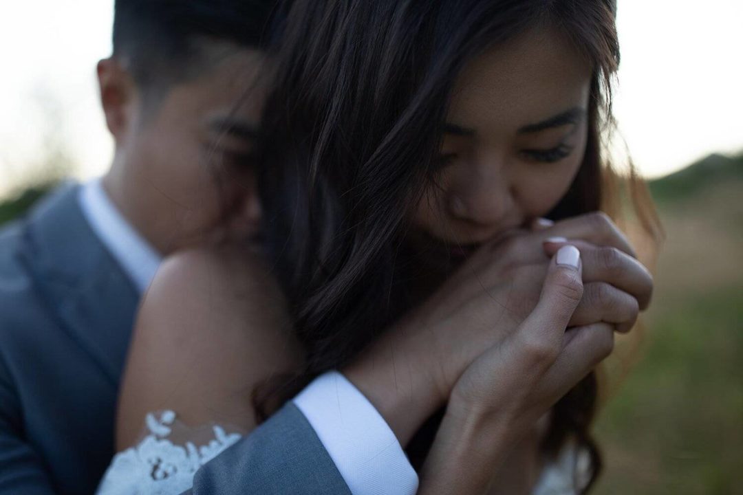 自然温暖色调肤色对比度情侣婚礼摄影照片调色Lightroom预设 Anni Graham – Yosemite Presets 插件预设 sucaiwan.com