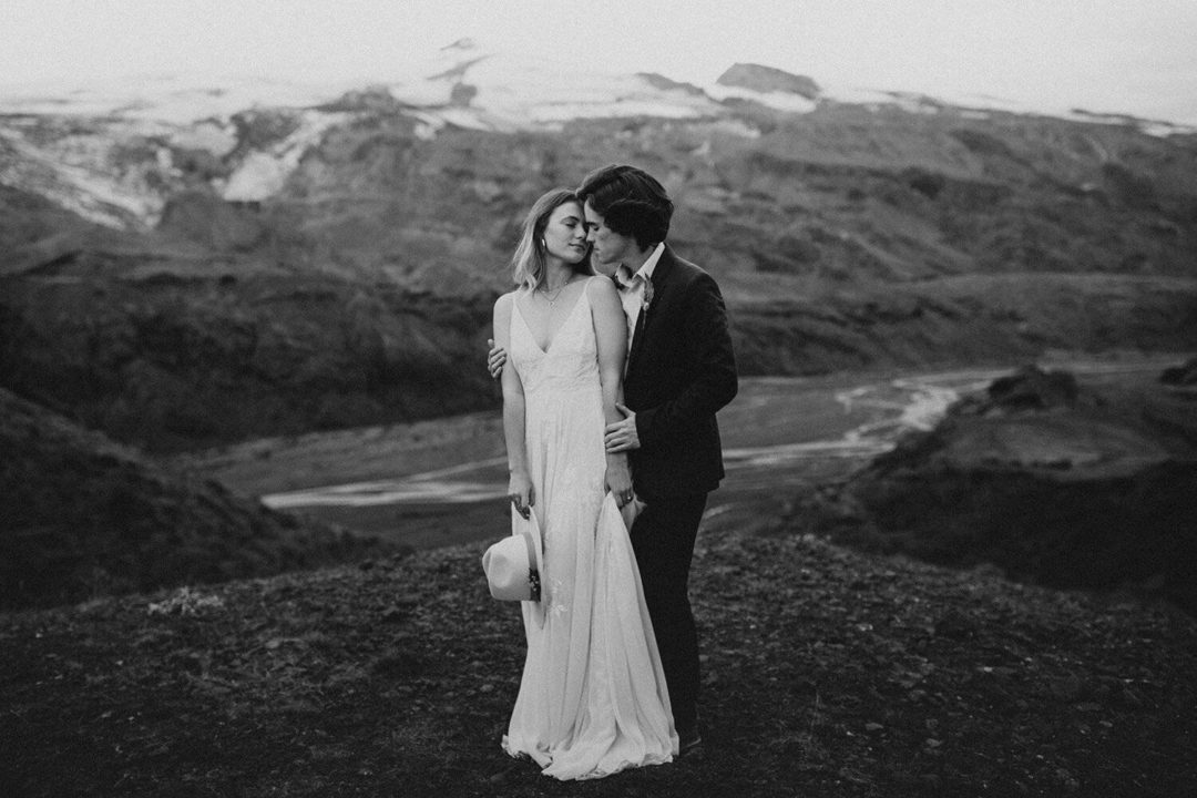 自然温暖色调肤色对比度情侣婚礼摄影照片调色Lightroom预设 Anni Graham – Yosemite Presets 插件预设 sucaiwan.com