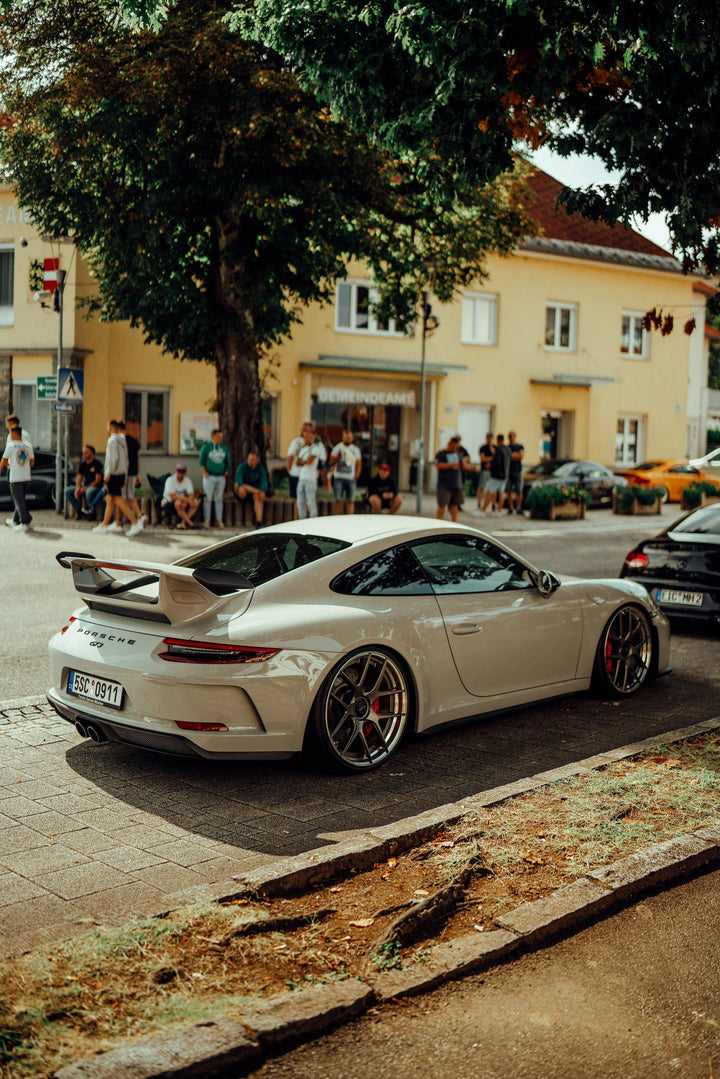 情绪化校正白平衡曝光旅行生活方式汽车照片调色Lightroom预设 Mike Crawat – 5 ULTIMATE LIGHTROOM PRESETS PACK 插件预设 sucaiwan.com