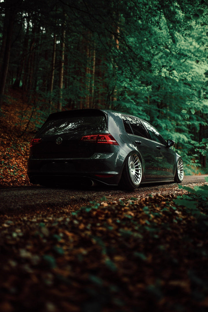 情绪化校正白平衡曝光旅行生活方式汽车照片调色Lightroom预设 Mike Crawat – 5 ULTIMATE LIGHTROOM PRESETS PACK 插件预设 sucaiwan.com