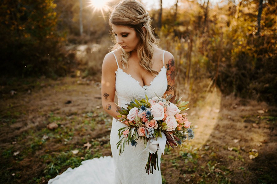 30组温暖橙色色调镜头光晕情侣婚礼户外摄影照片调色Lightroom预设包 Meridian – LLFx – Meg Loeks – Lens Flare V1 插件预设 第6张-素材湾丨精选海外优质设计素材资源 30组温暖橙色色调镜头光晕情侣婚礼户外摄影照片调色Lightroom预设包 Meridian – LLFx – Meg Loeks – Lens Flare V1 插件预设 sucaiwan.com