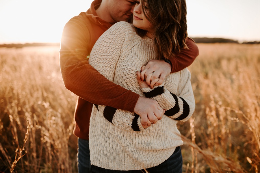 30组温暖橙色色调镜头光晕情侣婚礼户外摄影照片调色Lightroom预设包 Meridian – LLFx – Meg Loeks – Lens Flare V1 插件预设 第13张-素材湾丨精选海外优质设计素材资源 30组温暖橙色色调镜头光晕情侣婚礼户外摄影照片调色Lightroom预设包 Meridian – LLFx – Meg Loeks – Lens Flare V1 插件预设 sucaiwan.com