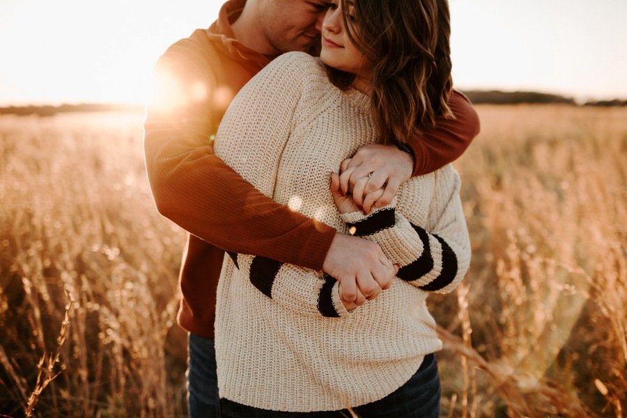 30组温暖橙色色调镜头光晕情侣婚礼户外摄影照片调色Lightroom预设包 Meridian – LLFx – Meg Loeks – Lens Flare V1 插件预设 第14张-素材湾丨精选海外优质设计素材资源 30组温暖橙色色调镜头光晕情侣婚礼户外摄影照片调色Lightroom预设包 Meridian – LLFx – Meg Loeks – Lens Flare V1 插件预设 sucaiwan.com