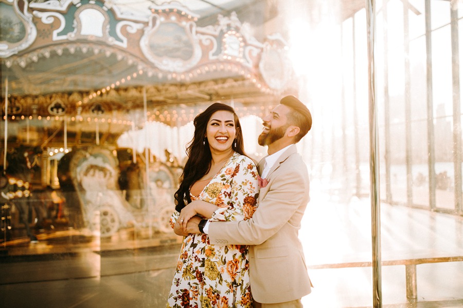 30组温暖橙色色调镜头光晕情侣婚礼户外摄影照片调色Lightroom预设包 Meridian – LLFx – Meg Loeks – Lens Flare V1 插件预设 第15张-素材湾丨精选海外优质设计素材资源 30组温暖橙色色调镜头光晕情侣婚礼户外摄影照片调色Lightroom预设包 Meridian – LLFx – Meg Loeks – Lens Flare V1 插件预设 sucaiwan.com