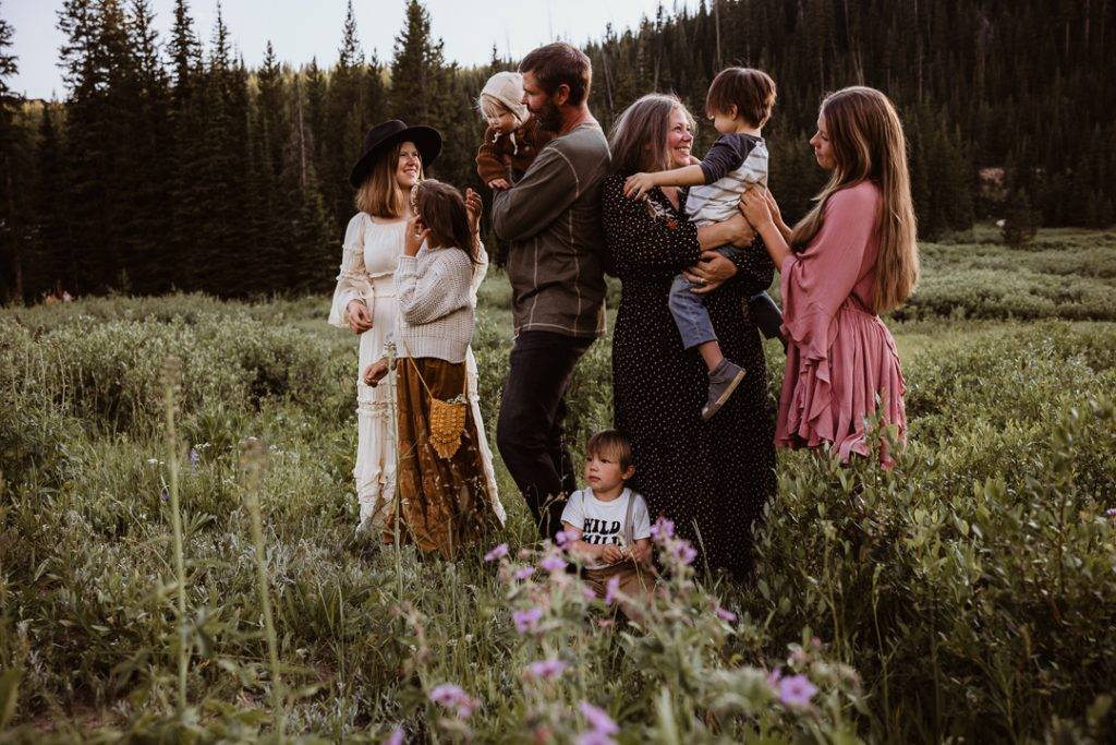 柔和色调暖色情侣婚礼家庭户外摄影照片调色Lightroom预设 Embrace Nation – Wanderlust Collection 插件预设 第7张-素材湾丨精选海外优质设计素材资源 柔和色调暖色情侣婚礼家庭户外摄影照片调色Lightroom预设 Embrace Nation – Wanderlust Collection 插件预设 sucaiwan.com