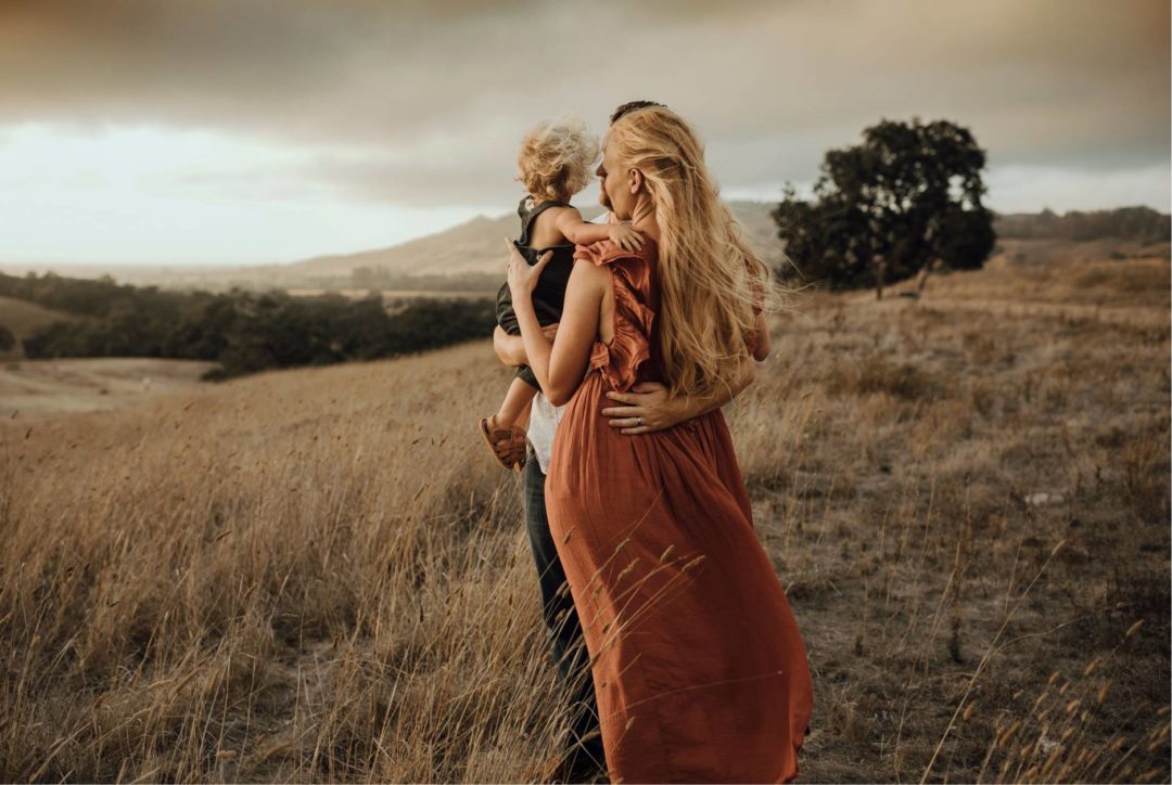 柔和色调暖色情侣婚礼家庭户外摄影照片调色Lightroom预设 Embrace Nation – Wanderlust Collection 插件预设 第8张-素材湾丨精选海外优质设计素材资源 柔和色调暖色情侣婚礼家庭户外摄影照片调色Lightroom预设 Embrace Nation – Wanderlust Collection 插件预设 sucaiwan.com