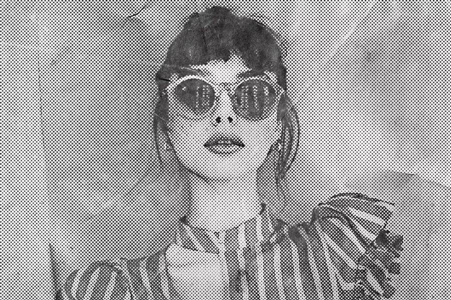 复古老式半色调褶皱照片效果PS修图特效滤镜插件样机模板 Crumpled Halftone Paper Photo Effect 插件预设 第7张-素材湾丨精选海外优质设计素材资源 复古老式半色调褶皱照片效果PS修图特效滤镜插件样机模板 Crumpled Halftone Paper Photo Effect 插件预设 sucaiwan.com