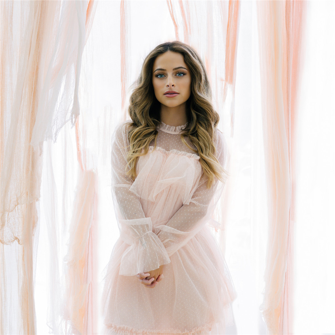 大师课程:如何掌握不同时段自然光摄影场景课程 The Natural Light Masterclass by Nikki Closser 设计教程 第5张-素材湾丨精选海外优质设计素材资源 大师课程:如何掌握不同时段自然光摄影场景课程 The Natural Light Masterclass by Nikki Closser 设计教程 sucaiwan.com