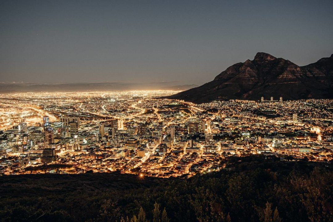 英伦欧风温暖棕色调情侣婚礼户外摄影照片调色Lightroom预设 Tho Pack Moody Presets and Profiles 插件预设 第6张-素材湾丨精选海外优质设计素材资源 英伦欧风温暖棕色调情侣婚礼户外摄影照片调色Lightroom预设 Tho Pack Moody Presets and Profiles 插件预设 sucaiwan.com