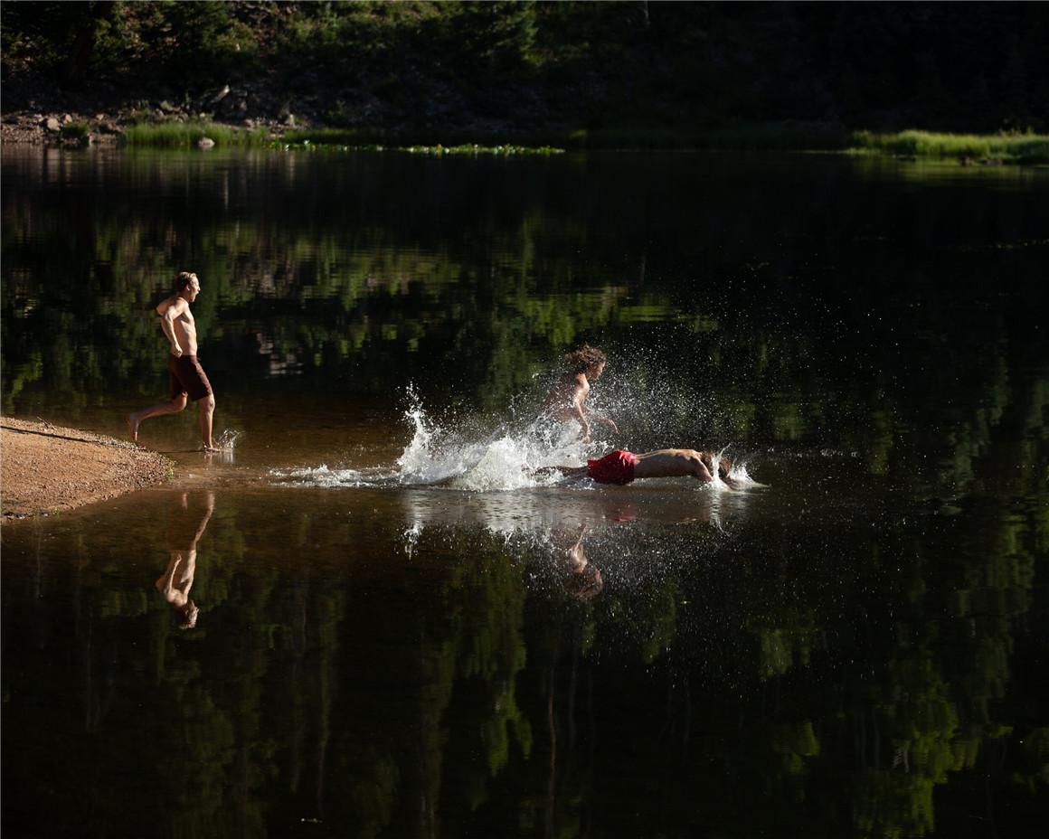 Forrest Mankins 14个复古电影风格情绪色调模拟胶片LR预设 FM Vintage Lightroom Presets 插件预设 第8张-素材湾丨精选海外优质设计素材资源 Forrest Mankins 14个复古电影风格情绪色调模拟胶片LR预设 FM Vintage Lightroom Presets 插件预设 sucaiwan.com