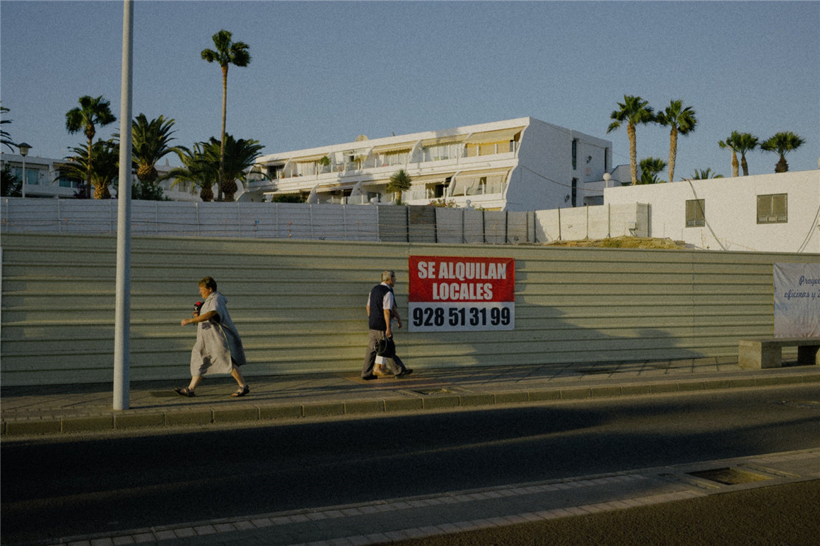 TCP 90年代复古朋克嘻哈风格16mm胶片美学LR调色预设包 CineStock 16mm Edition 插件预设 第10张-素材湾丨精选海外优质设计素材资源 TCP 90年代复古朋克嘻哈风格16mm胶片美学LR调色预设包 CineStock 16mm Edition 插件预设 sucaiwan.com