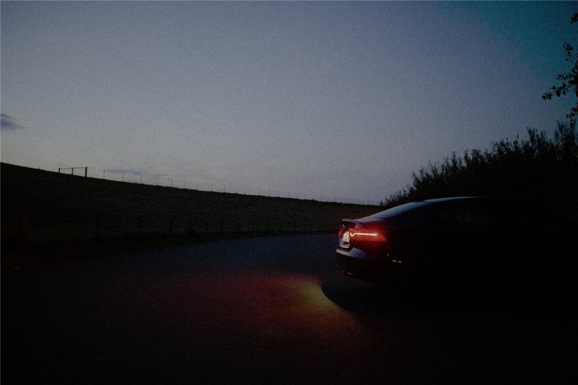 TCP 90年代复古朋克嘻哈风格16mm胶片美学LR调色预设包 CineStock 16mm Edition 插件预设 第13张-素材湾丨精选海外优质设计素材资源 TCP 90年代复古朋克嘻哈风格16mm胶片美学LR调色预设包 CineStock 16mm Edition 插件预设 sucaiwan.com