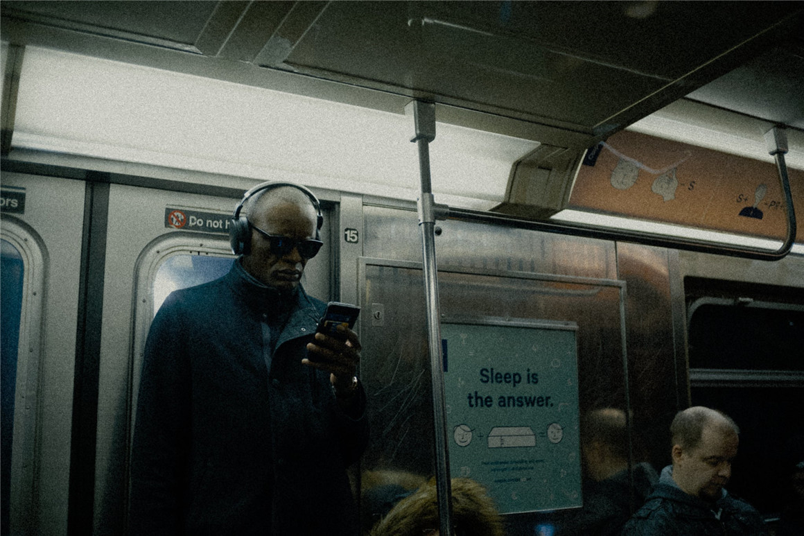 TCP 90年代复古朋克嘻哈风格16mm胶片美学LR调色预设包 CineStock 16mm Edition 插件预设 第15张-素材湾丨精选海外优质设计素材资源 TCP 90年代复古朋克嘻哈风格16mm胶片美学LR调色预设包 CineStock 16mm Edition 插件预设 sucaiwan.com