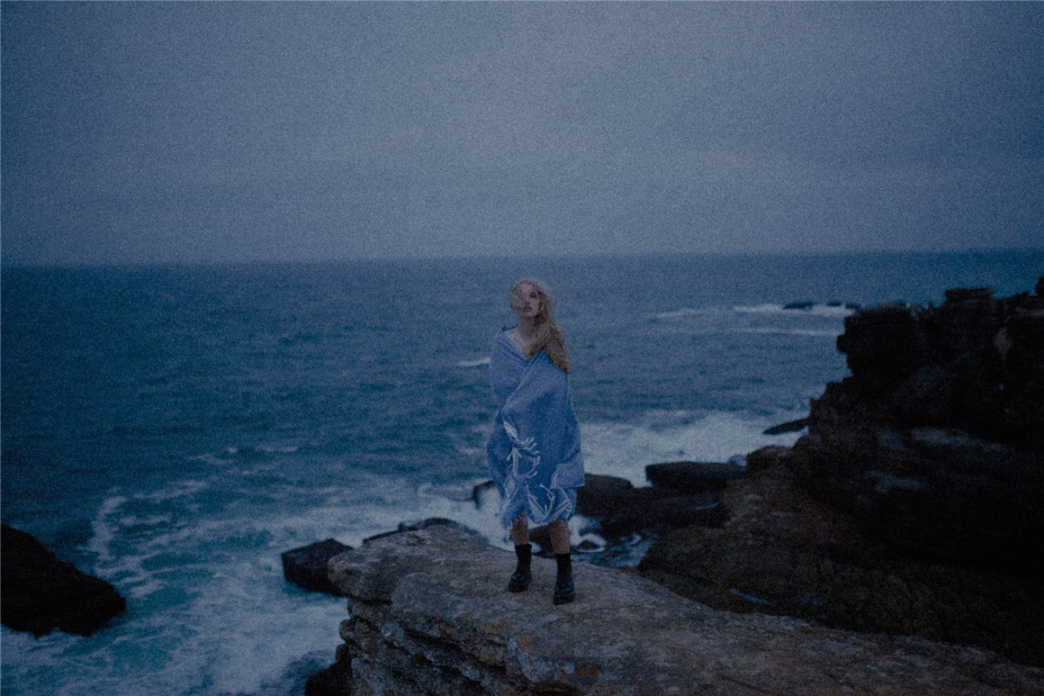 TCP 90年代复古朋克嘻哈风格16mm胶片美学LR调色预设包 CineStock 16mm Edition 插件预设 第17张-素材湾丨精选海外优质设计素材资源 TCP 90年代复古朋克嘻哈风格16mm胶片美学LR调色预设包 CineStock 16mm Edition 插件预设 sucaiwan.com