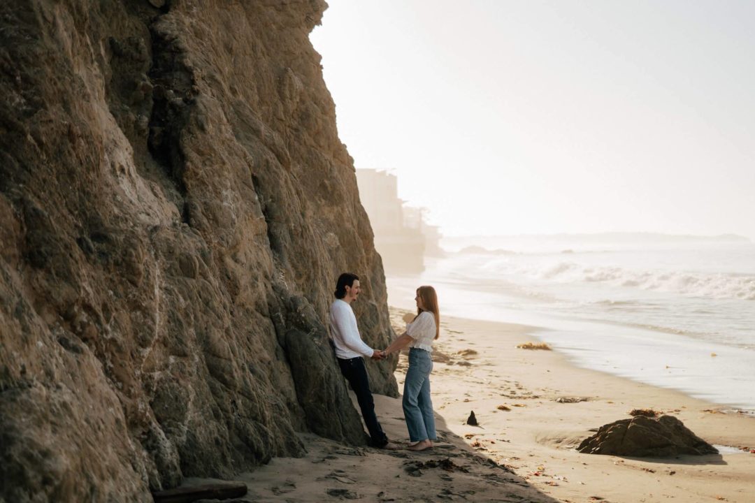 情绪化电影质感复古怀旧人物照片皮肤调色Lightroom预设包 G-Presets – Deidre and Jon Presets 插件预设 第17张-素材湾丨精选海外优质设计素材资源 情绪化电影质感复古怀旧人物照片皮肤调色Lightroom预设包 G-Presets – Deidre and Jon Presets 插件预设 sucaiwan.com