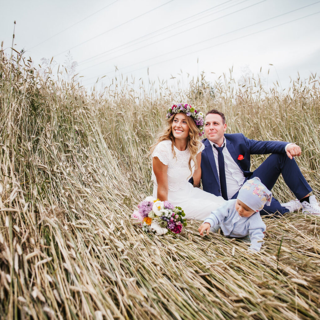 梦幻永恒温暖橙色家庭情侣婚礼摄影照片调色Lightroom预设 Sven Malojlo – Melo Presets 插件预设 第5张-素材湾丨精选海外优质设计素材资源 梦幻永恒温暖橙色家庭情侣婚礼摄影照片调色Lightroom预设 Sven Malojlo – Melo Presets 插件预设 sucaiwan.com