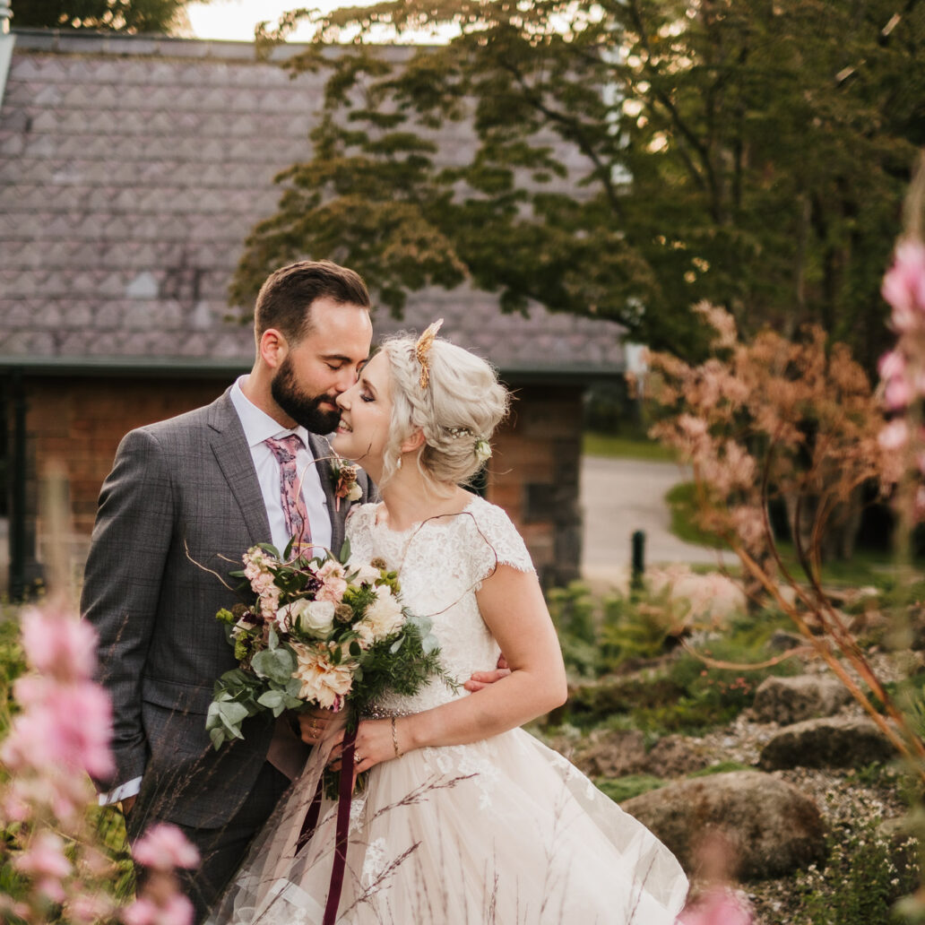 梦幻永恒温暖橙色家庭情侣婚礼摄影照片调色Lightroom预设 Sven Malojlo – Melo Presets 插件预设 第8张-素材湾丨精选海外优质设计素材资源 梦幻永恒温暖橙色家庭情侣婚礼摄影照片调色Lightroom预设 Sven Malojlo – Melo Presets 插件预设 sucaiwan.com