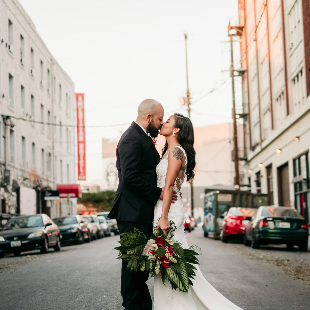 梦幻永恒温暖橙色家庭情侣婚礼摄影照片调色Lightroom预设 Sven Malojlo – Melo Presets 插件预设 第11张-素材湾丨精选海外优质设计素材资源 梦幻永恒温暖橙色家庭情侣婚礼摄影照片调色Lightroom预设 Sven Malojlo – Melo Presets 插件预设 sucaiwan.com