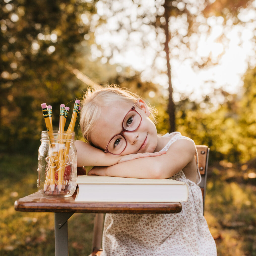 梦幻永恒温暖橙色家庭情侣婚礼摄影照片调色Lightroom预设 Sven Malojlo – Melo Presets 插件预设 第15张-素材湾丨精选海外优质设计素材资源 梦幻永恒温暖橙色家庭情侣婚礼摄影照片调色Lightroom预设 Sven Malojlo – Melo Presets 插件预设 sucaiwan.com