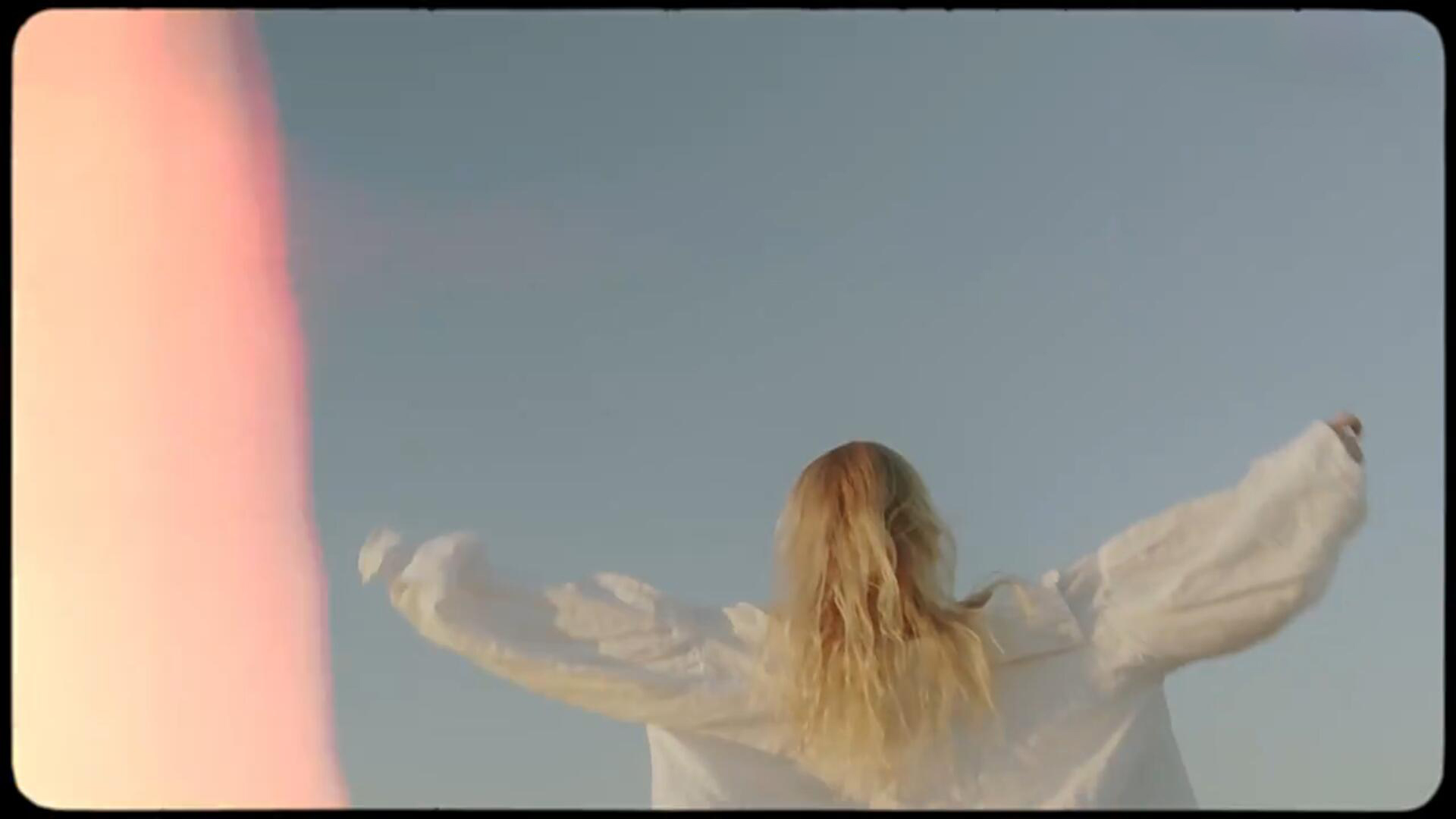 30款复古文艺情绪老旧胶片灼烧纹理4K视频素材转场含音效 Film Burns , sucaiwan.com