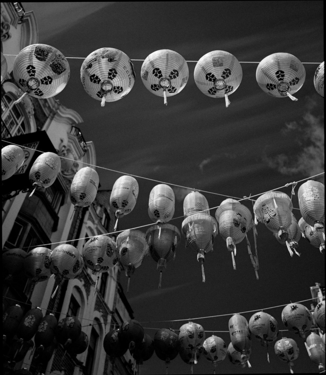 复古电影质感富士胶片模拟婚礼照片调色Lightroom预设 Jamie Windsor – JW Lightroom Presets 5 – Fujifilm 插件预设 第22张-素材湾丨精选海外优质设计素材资源 复古电影质感富士胶片模拟婚礼照片调色Lightroom预设 Jamie Windsor – JW Lightroom Presets 5 – Fujifilm 插件预设 sucaiwan.com