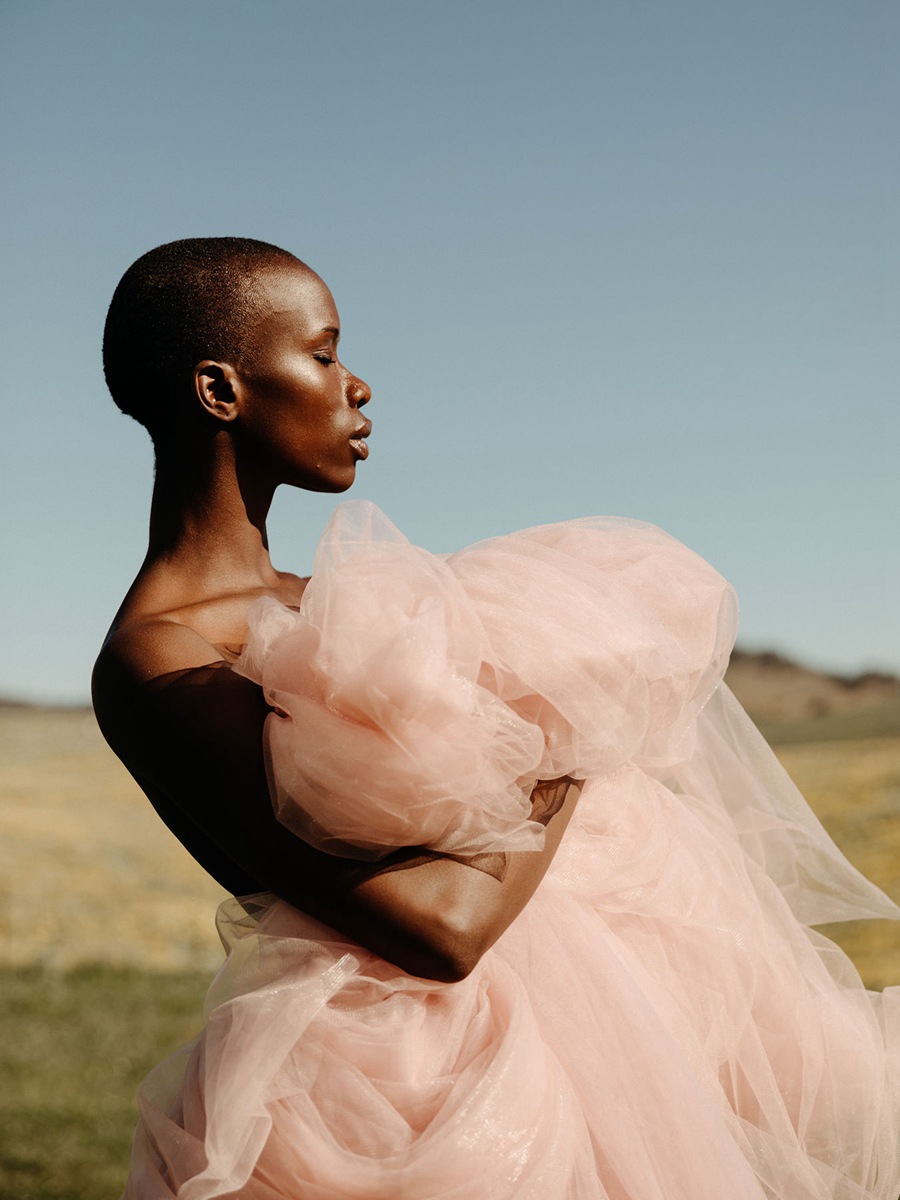 Meridian – LKO SIERRA PRESETS 复古怀旧温暖自然色彩人像摄影LR调色预设 插件预设 第8张-素材湾丨精选海外优质设计素材资源 Meridian – LKO SIERRA PRESETS 复古怀旧温暖自然色彩人像摄影LR调色预设 插件预设 sucaiwan.com