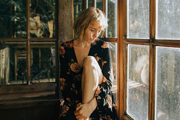 情绪化复古欧风电影美学棕色婚礼肖像人物皮肤调色Lightroom预设 DVLOP – Nirav Patel – LOTUS Presets and Workshop 插件预设 第9张-素材湾丨精选海外优质设计素材资源 情绪化复古欧风电影美学棕色婚礼肖像人物皮肤调色Lightroom预设 DVLOP – Nirav Patel – LOTUS Presets and Workshop 插件预设 sucaiwan.com