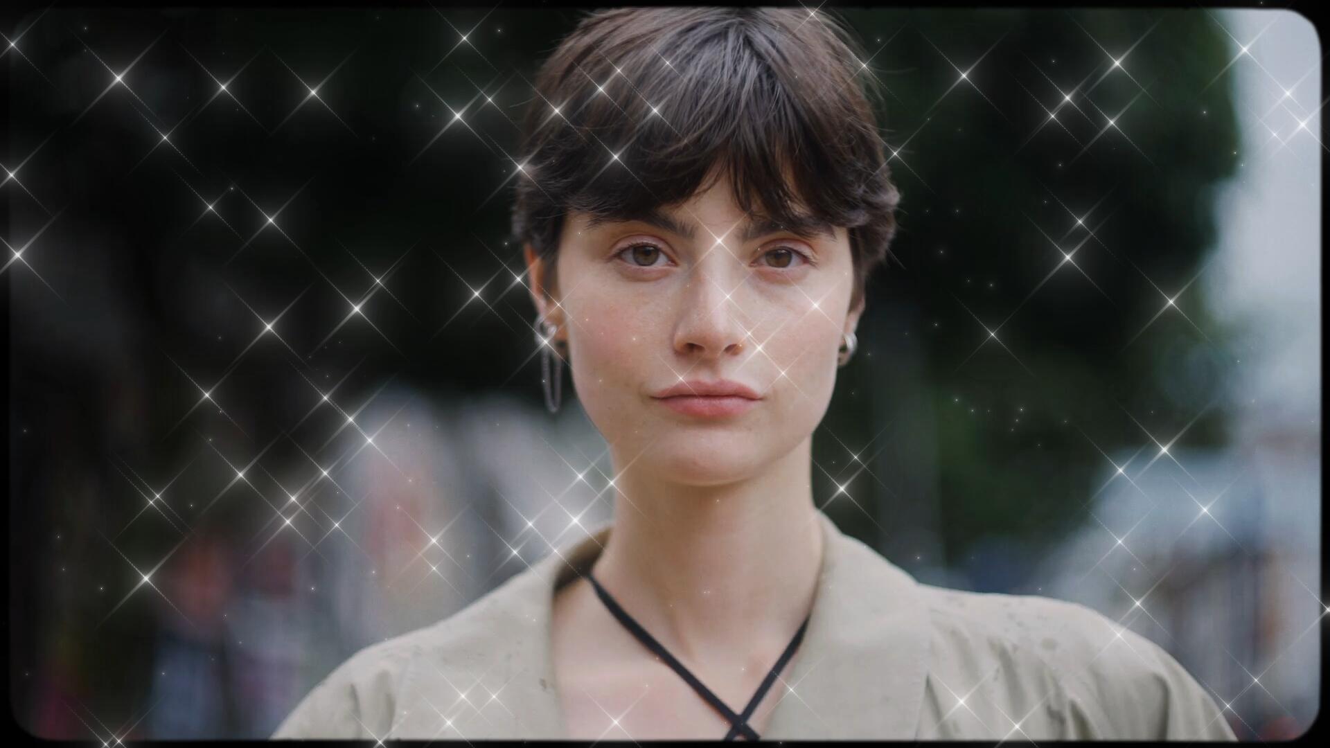 视频素材:35款复古Y2K艺术星芒光芒闪光镜头光晕闪烁漂浮发光坠落4K视频素材套装 Studio AAA – Falling Stars 影视音频 第3张-素材湾丨精选海外优质设计素材资源 视频素材:35款复古Y2K艺术星芒光芒闪光镜头光晕闪烁漂浮发光坠落4K视频素材套装 Studio AAA – Falling Stars 影视音频 sucaiwan.com