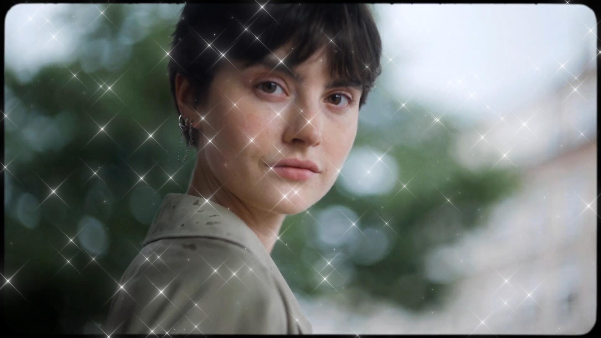 视频素材:35款复古Y2K艺术星芒光芒闪光镜头光晕闪烁漂浮发光坠落4K视频素材套装 Studio AAA – Falling Stars 影视音频 第4张-素材湾丨精选海外优质设计素材资源 视频素材:35款复古Y2K艺术星芒光芒闪光镜头光晕闪烁漂浮发光坠落4K视频素材套装 Studio AAA – Falling Stars 影视音频 sucaiwan.com