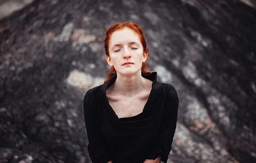 电影外观褐色人物肖像摄影照片调色Lightroom预设 Marat Safin – Gala – Lightroom Preset Pack 插件预设 第3张-素材湾丨精选海外优质设计素材资源 电影外观褐色人物肖像摄影照片调色Lightroom预设 Marat Safin – Gala – Lightroom Preset Pack 插件预设 sucaiwan.com