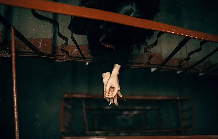 电影外观褐色人物肖像摄影照片调色Lightroom预设 Marat Safin – Gala – Lightroom Preset Pack 插件预设 第4张-素材湾丨精选海外优质设计素材资源 电影外观褐色人物肖像摄影照片调色Lightroom预设 Marat Safin – Gala – Lightroom Preset Pack 插件预设 sucaiwan.com