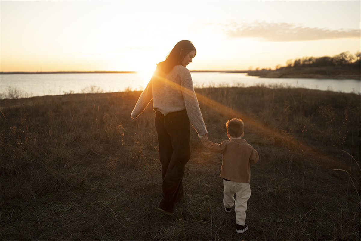 梦幻日落电影美学金盏花系列母婴户外摄影照片LR预设 Awandering Tribe - Marigold Collection , 第2张-素材湾丨精选海外优质设计素材资源 梦幻日落电影美学金盏花系列母婴户外摄影照片LR预设 Awandering Tribe - Marigold Collection , sucaiwan.com