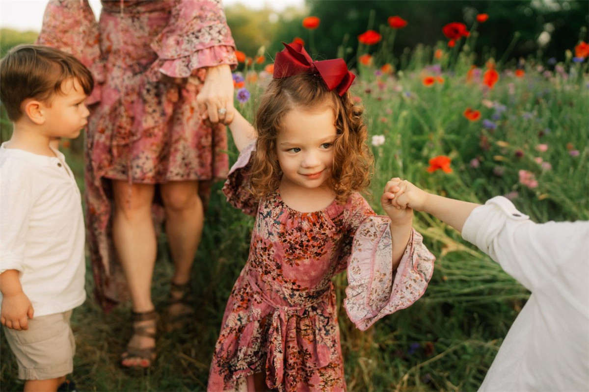 梦幻日落电影美学金盏花系列母婴户外摄影照片LR预设 Awandering Tribe - Marigold Collection , 第5张-素材湾丨精选海外优质设计素材资源 梦幻日落电影美学金盏花系列母婴户外摄影照片LR预设 Awandering Tribe - Marigold Collection , sucaiwan.com