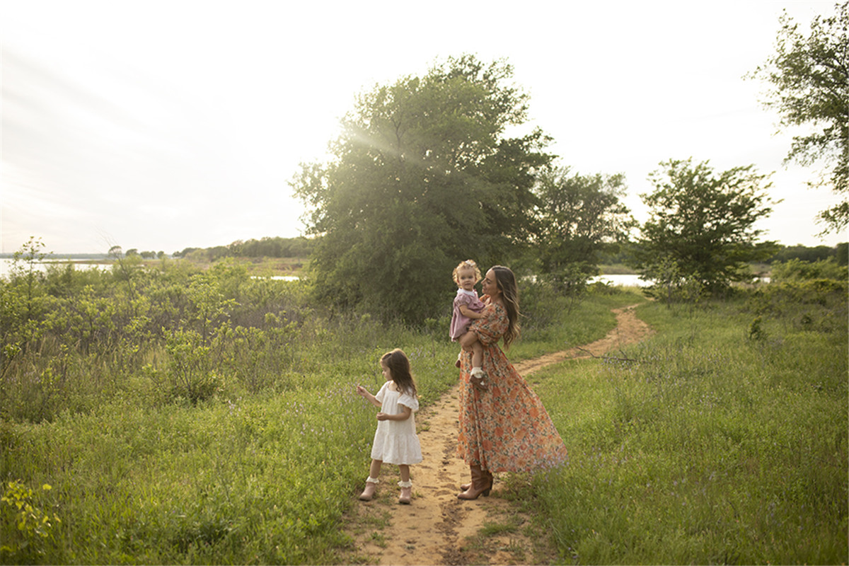 梦幻日落电影美学金盏花系列母婴户外摄影照片LR预设 Awandering Tribe - Marigold Collection , 第8张-素材湾丨精选海外优质设计素材资源 梦幻日落电影美学金盏花系列母婴户外摄影照片LR预设 Awandering Tribe - Marigold Collection , sucaiwan.com