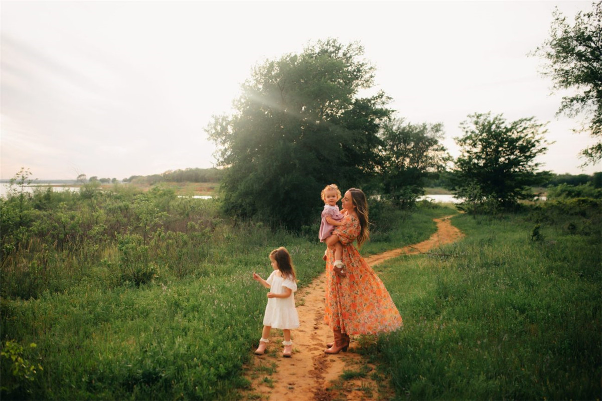 梦幻日落电影美学金盏花系列母婴户外摄影照片LR预设 Awandering Tribe - Marigold Collection , 第9张-素材湾丨精选海外优质设计素材资源 梦幻日落电影美学金盏花系列母婴户外摄影照片LR预设 Awandering Tribe - Marigold Collection , sucaiwan.com