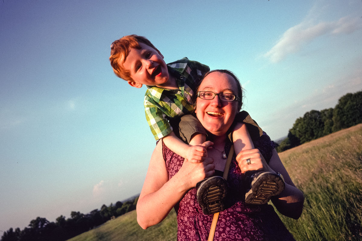 最受欢迎的柯达克罗姆35mm胶卷暖棕色调人像摄影LUT+Lightroom调色预设 Kodachrome 35mm (1935-1962) 插件预设 第7张-素材湾丨精选海外优质设计素材资源 最受欢迎的柯达克罗姆35mm胶卷暖棕色调人像摄影LUT+Lightroom调色预设 Kodachrome 35mm (1935-1962) 插件预设 sucaiwan.com