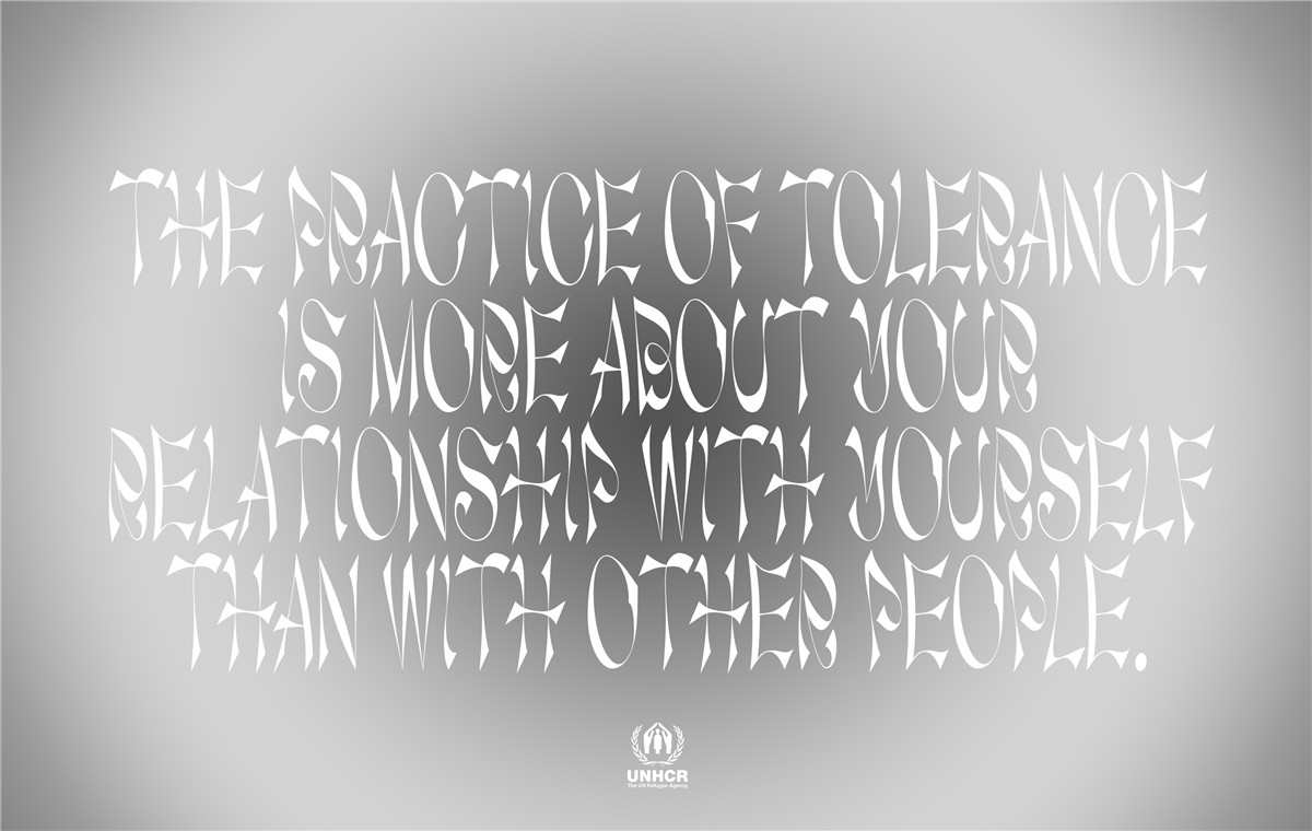 时尚炫酷巴洛克式曲线标题徽标文字设计手写英文字体 GoliaGolia Font , sucaiwan.com