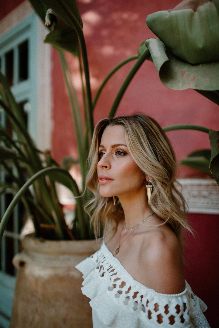 地中海风格棕色奶油色温暖色调情侣婚礼摄影照片调色Lightroom预设 DCxND Balearic Pack 插件预设 第6张-素材湾丨精选海外优质设计素材资源 地中海风格棕色奶油色温暖色调情侣婚礼摄影照片调色Lightroom预设 DCxND Balearic Pack 插件预设 sucaiwan.com