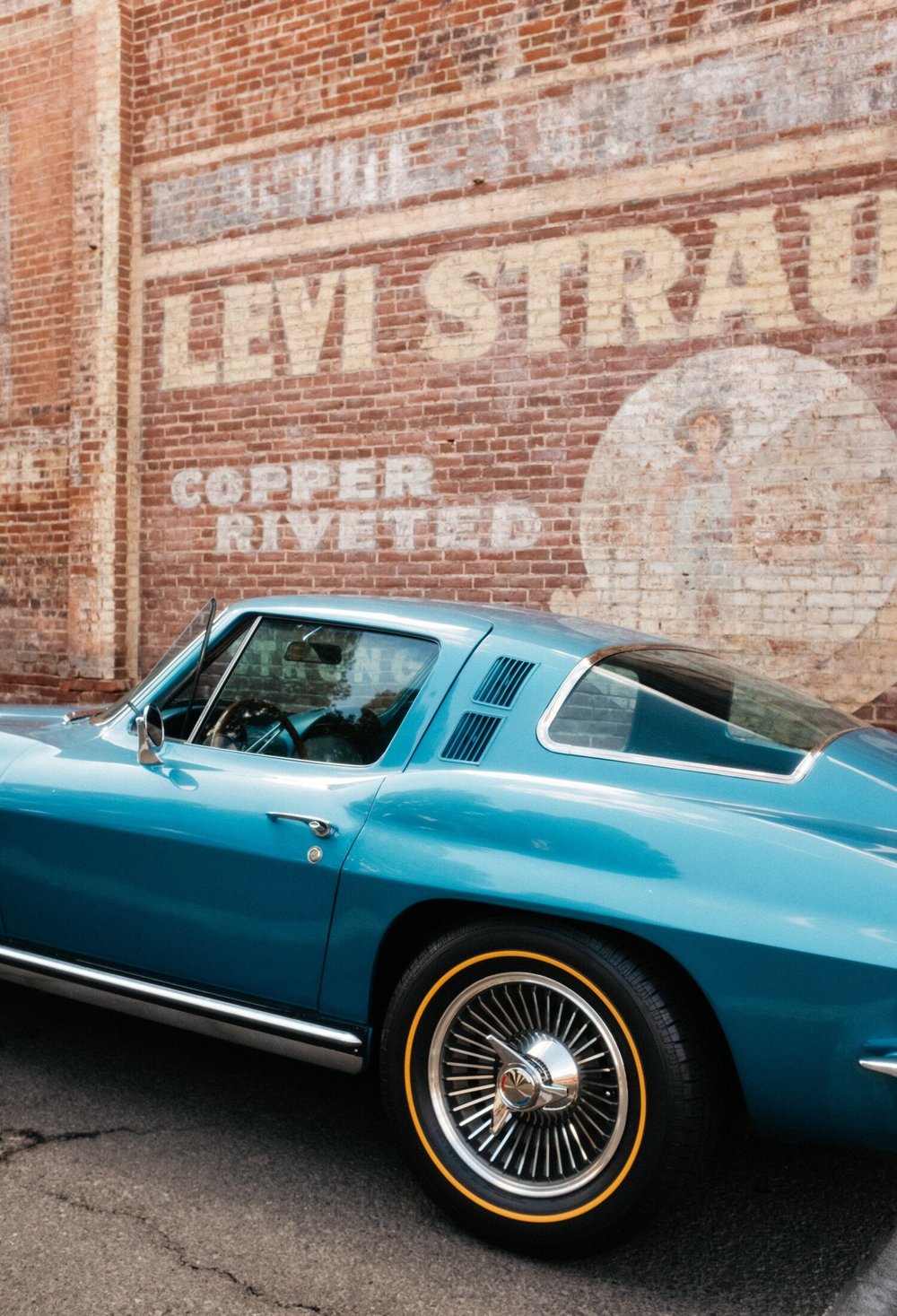 真实胶片电影美学怀旧色调颗粒纹理胶片摄影调色LR预设 Caleb Salvadori – Film Preset Collection V4 插件预设 第10张-素材湾丨精选海外优质设计素材资源 真实胶片电影美学怀旧色调颗粒纹理胶片摄影调色LR预设 Caleb Salvadori – Film Preset Collection V4 插件预设 sucaiwan.com