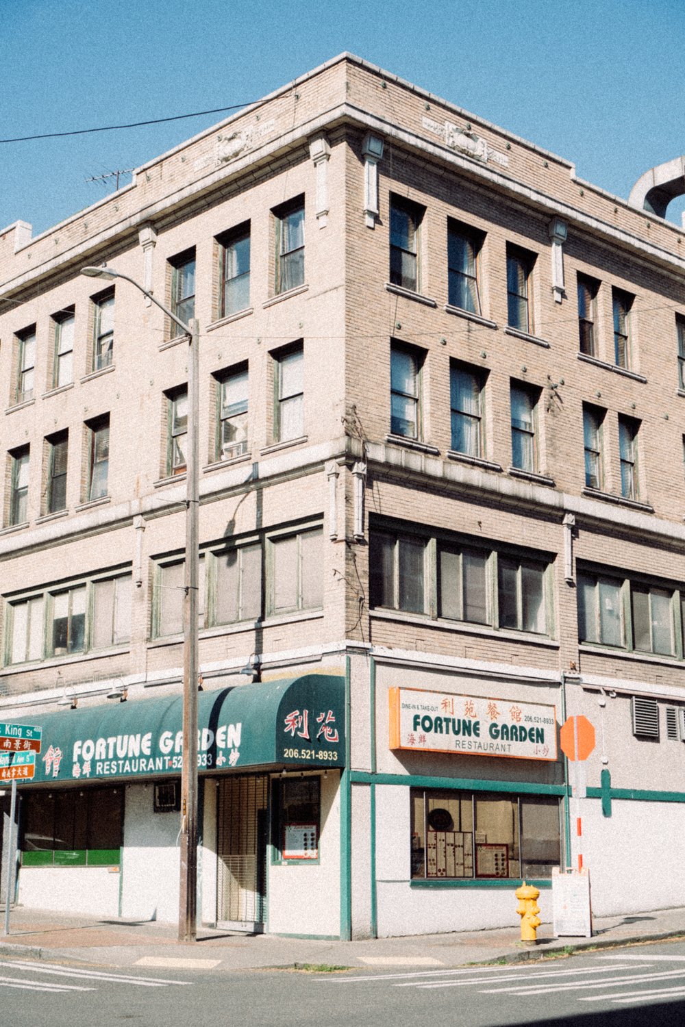 真实胶片电影美学怀旧色调颗粒纹理胶片摄影调色LR预设 Caleb Salvadori – Film Preset Collection V4 插件预设 第12张-素材湾丨精选海外优质设计素材资源 真实胶片电影美学怀旧色调颗粒纹理胶片摄影调色LR预设 Caleb Salvadori – Film Preset Collection V4 插件预设 sucaiwan.com