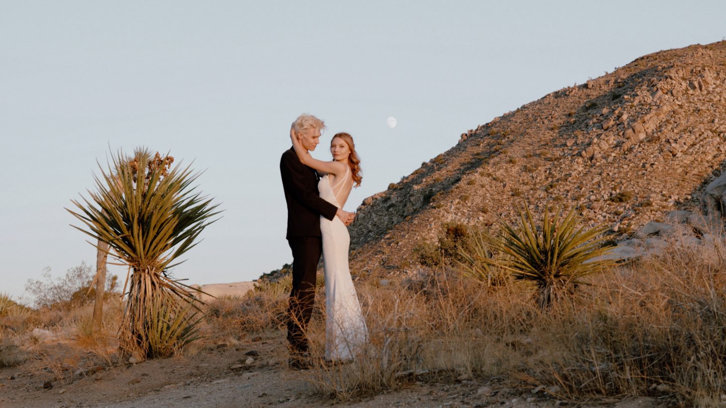 温暖色调蓝绿色棕色红色婚礼视频调色LUT预设 Gamut – Mango Street Lab – Stratus LUTS 插件预设 第7张-素材湾丨精选海外优质设计素材资源 温暖色调蓝绿色棕色红色婚礼视频调色LUT预设 Gamut – Mango Street Lab – Stratus LUTS 插件预设 sucaiwan.com