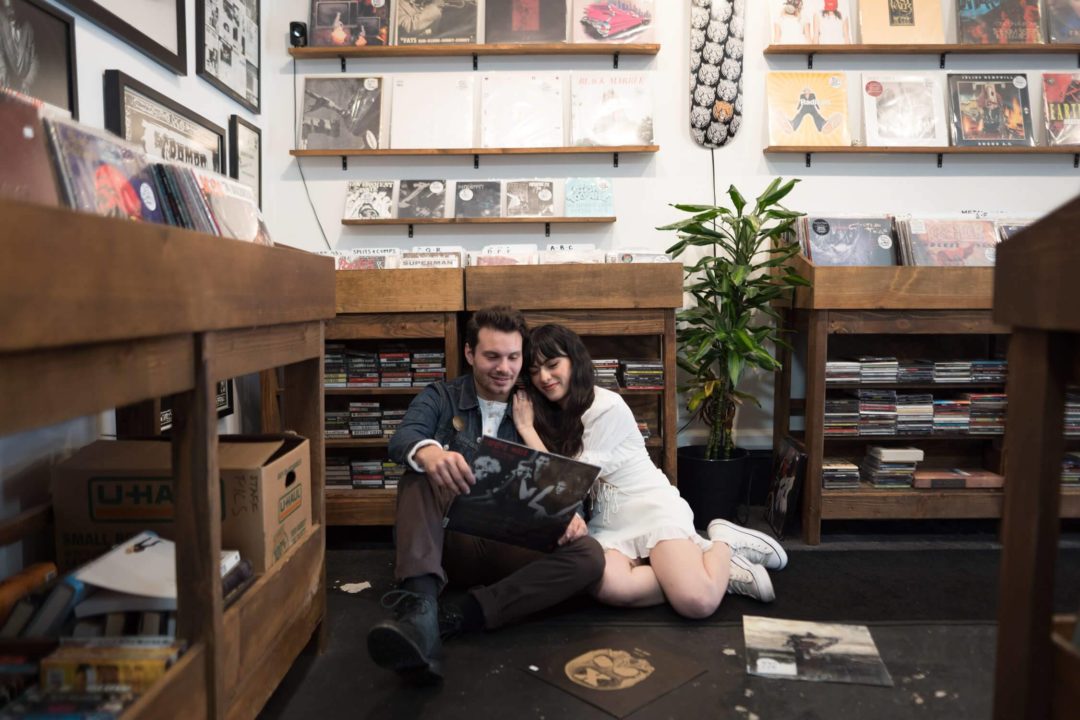 情绪化电影质感复古怀旧人物照片皮肤调色Lightroom预设包 G-Presets – Deidre and Jon Presets 插件预设 第32张-素材湾丨精选海外优质设计素材资源 情绪化电影质感复古怀旧人物照片皮肤调色Lightroom预设包 G-Presets – Deidre and Jon Presets 插件预设 sucaiwan.com