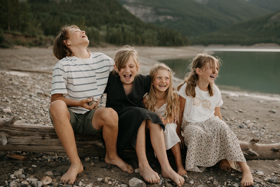 Meridian – LKO SIERRA PRESETS 复古怀旧温暖自然色彩人像摄影LR调色预设 插件预设 第18张-素材湾丨精选海外优质设计素材资源 Meridian – LKO SIERRA PRESETS 复古怀旧温暖自然色彩人像摄影LR调色预设 插件预设 sucaiwan.com