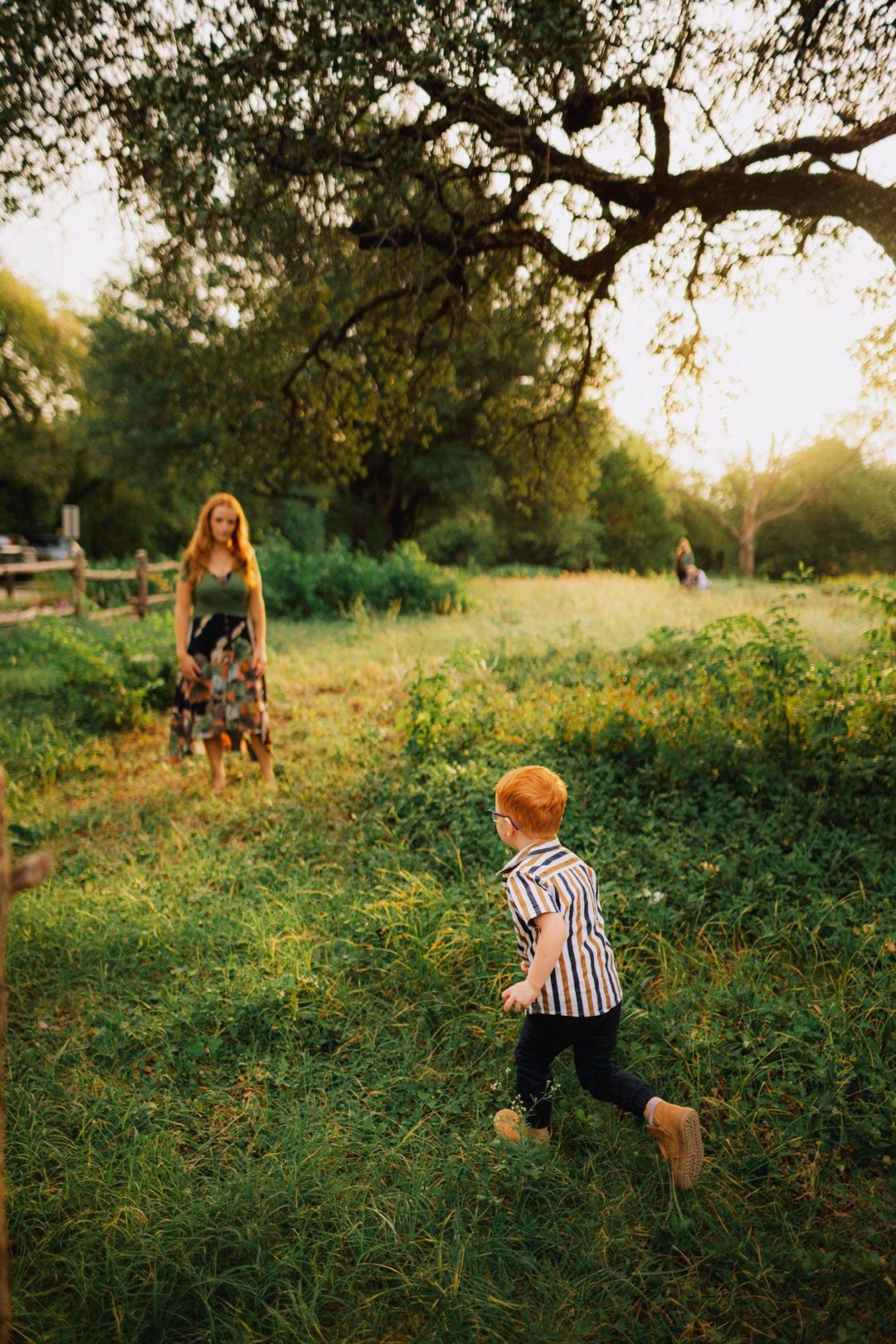 华丽棕色颗粒锐化效果家庭摄影照片调色Lightroom预设包 A Wandering Tribe: Vivid Collection 插件预设 第2张-素材湾丨精选海外优质设计素材资源 华丽棕色颗粒锐化效果家庭摄影照片调色Lightroom预设包 A Wandering Tribe: Vivid Collection 插件预设 sucaiwan.com