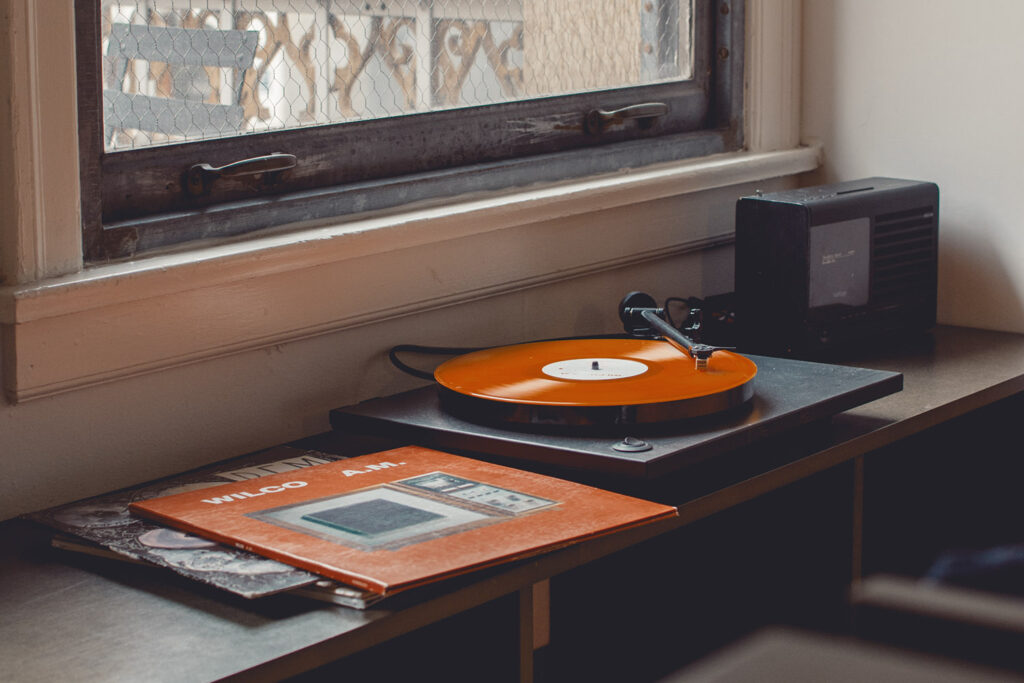 最受欢迎的柯达克罗姆35mm胶卷暖棕色调人像摄影LUT+Lightroom调色预设 Kodachrome 35mm (1935-1962) 插件预设 第3张-素材湾丨精选海外优质设计素材资源 最受欢迎的柯达克罗姆35mm胶卷暖棕色调人像摄影LUT+Lightroom调色预设 Kodachrome 35mm (1935-1962) 插件预设 sucaiwan.com